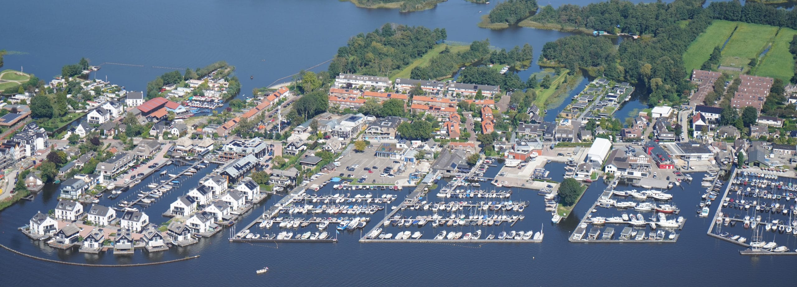 Jachthaven Wetterwille Jachthaven Wetterwille vanuit de lucht gezien.