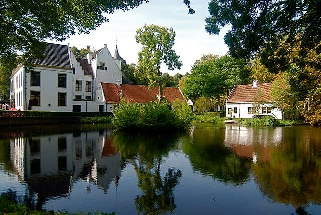 Laat-middeleeuws kasteel Slot Rhoon in Albrandswaard Laat-middeleeuws kasteel Slot Rhoon in Albrandswaard