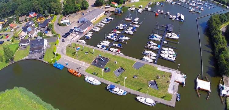 Allround Watersport Meerwijck Allround Watersport Meerwijck aan het Zuidlaardermeer bij Kropswolde