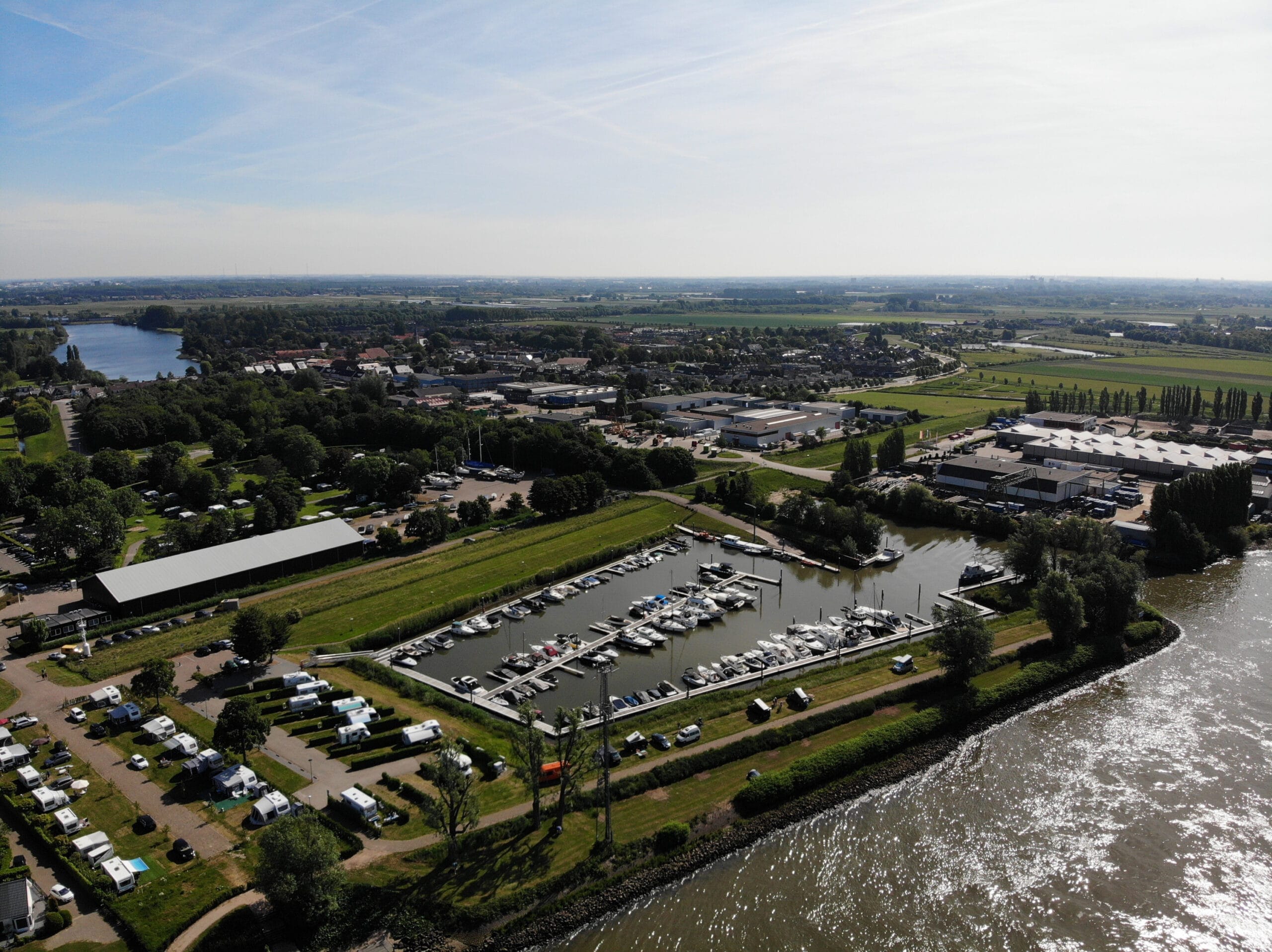 Maritiem Centrum Barendrecht Maritiem Centrum Barendrecht jachthaven aan de Oude Maas