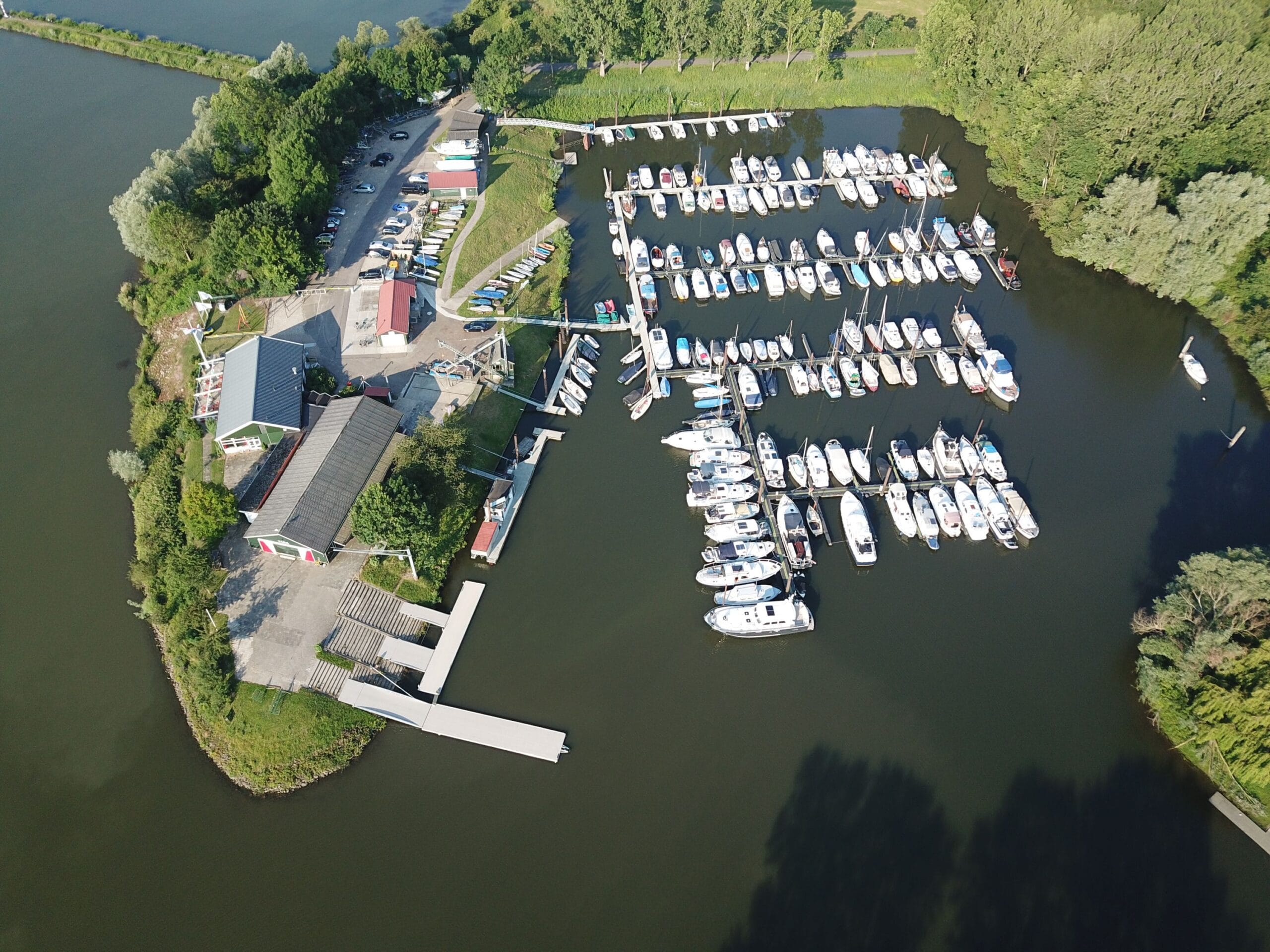 W.S.V. Vada W.S.V. Vada verenigingshaven aan de Nederrijn bij Wageningen