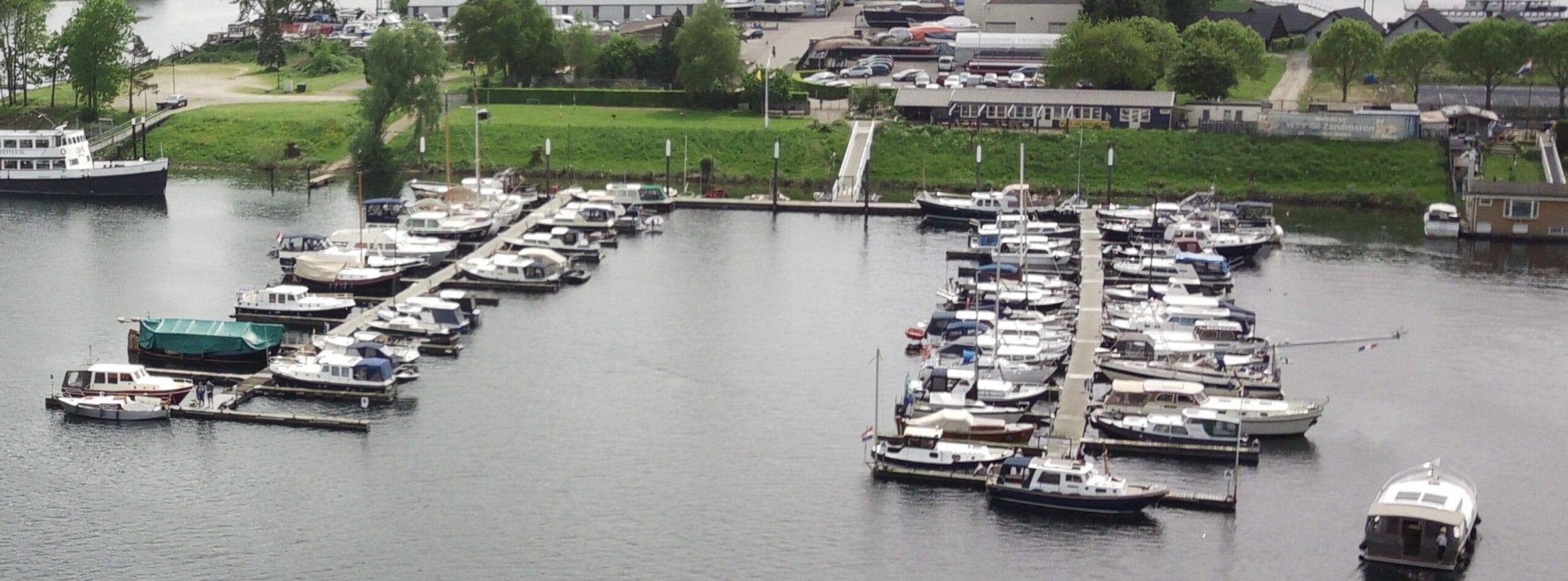W.S.V. de Zandmeren W.S.V. de Zandmeren aan de Maasarm bij Kerkdriel