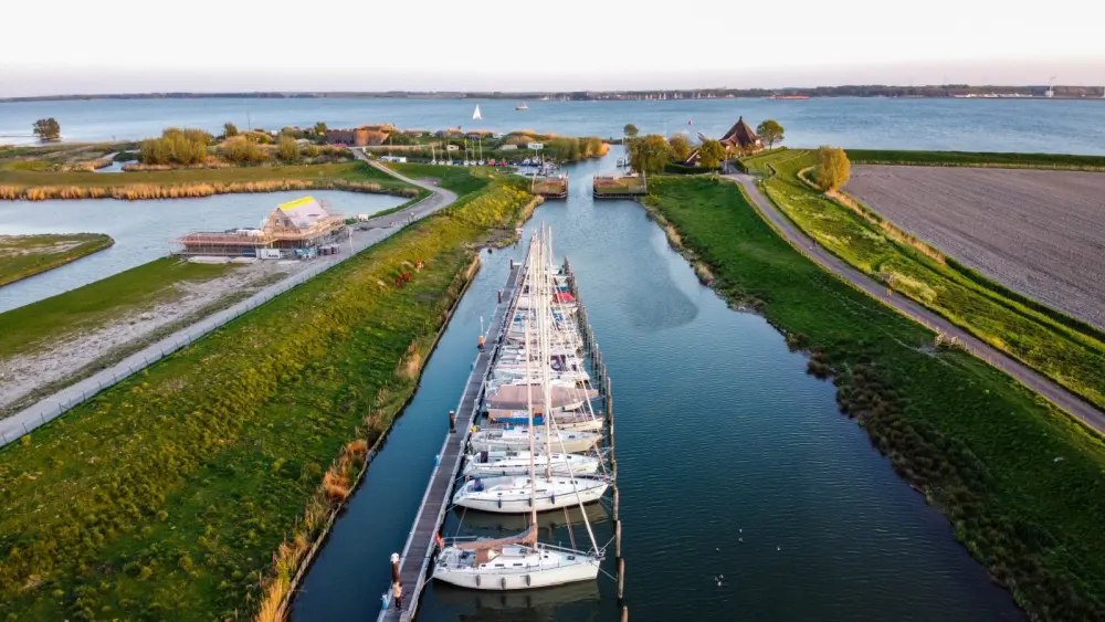 W.S.V. Numansdorp W.S.V. Numansdorp aan het Hollandsch Diep in de Hoeksche Waard