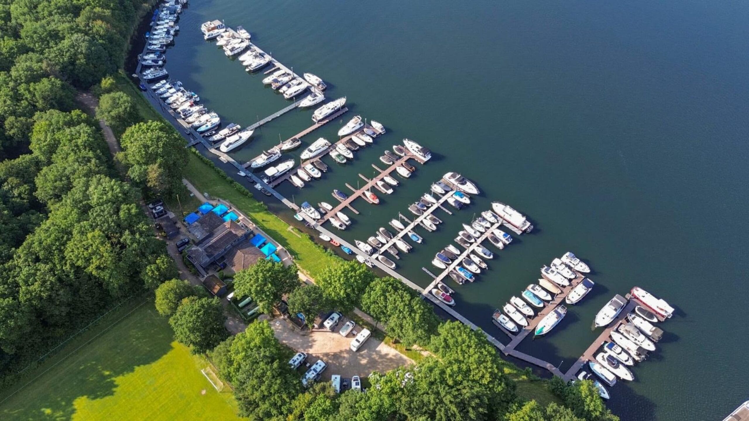 Waterrecreatie De Driesen aan de Mookerplas in Mook