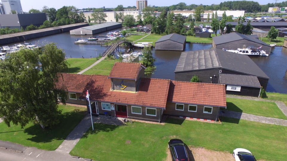 De Nieuwe Leeuwarder Jachthaven De Nieuwe Leeuwarder Jachthaven in Leeuwarden