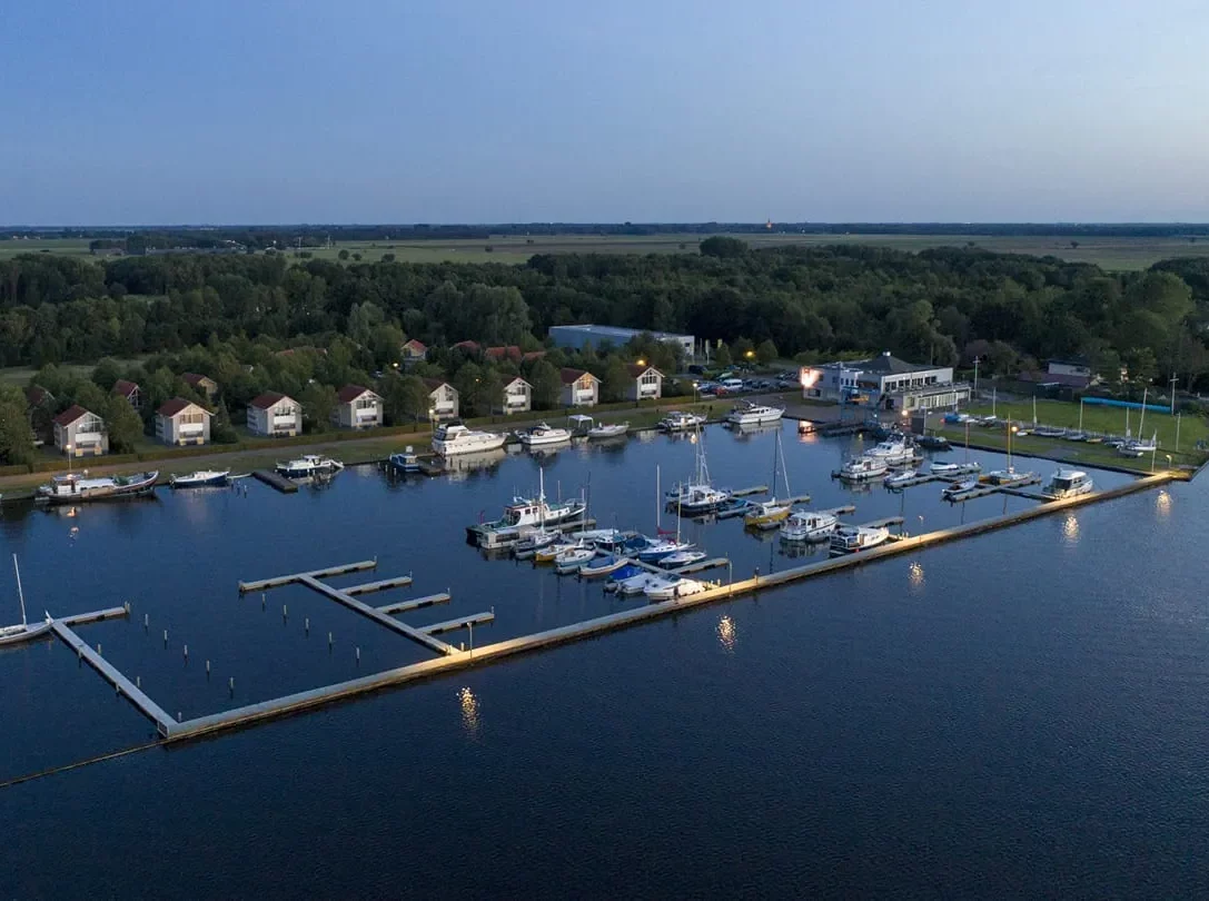 Jachthaven Boei 12 Jachthaven Boei 12 aan het Schildmeer bij Steendam