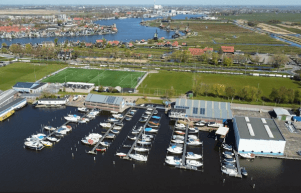 Jachthaven Z.V. De Onderlinge aan de Zaan bij Zaandam