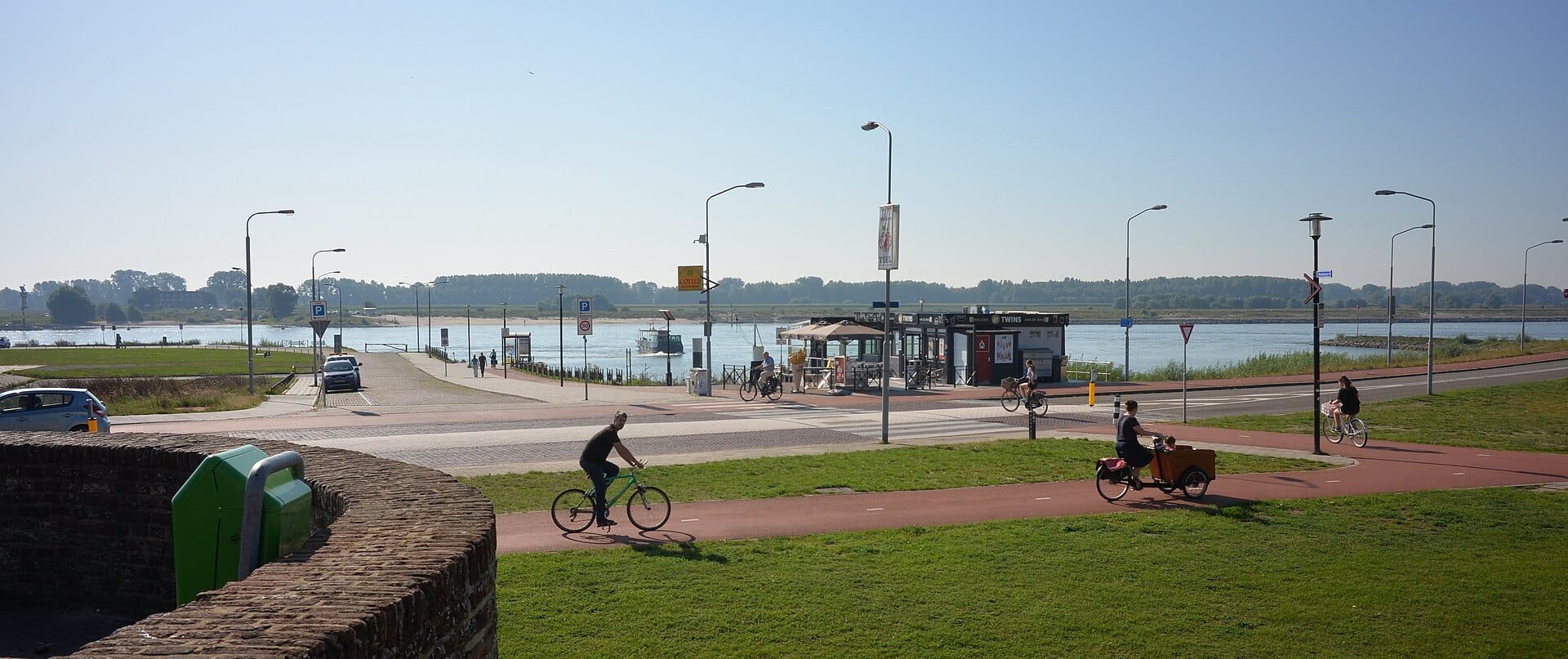 jachthaven-tiel-laagwater-waal De Waal bij jachthaven Tiel tijdens laag water