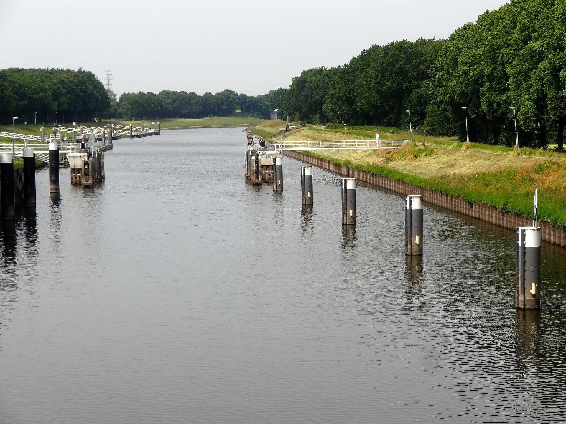 sluis-eefde-twentekanaal Twentekanaal bij sluis Eefde, weer bevaarbaar na de droogte