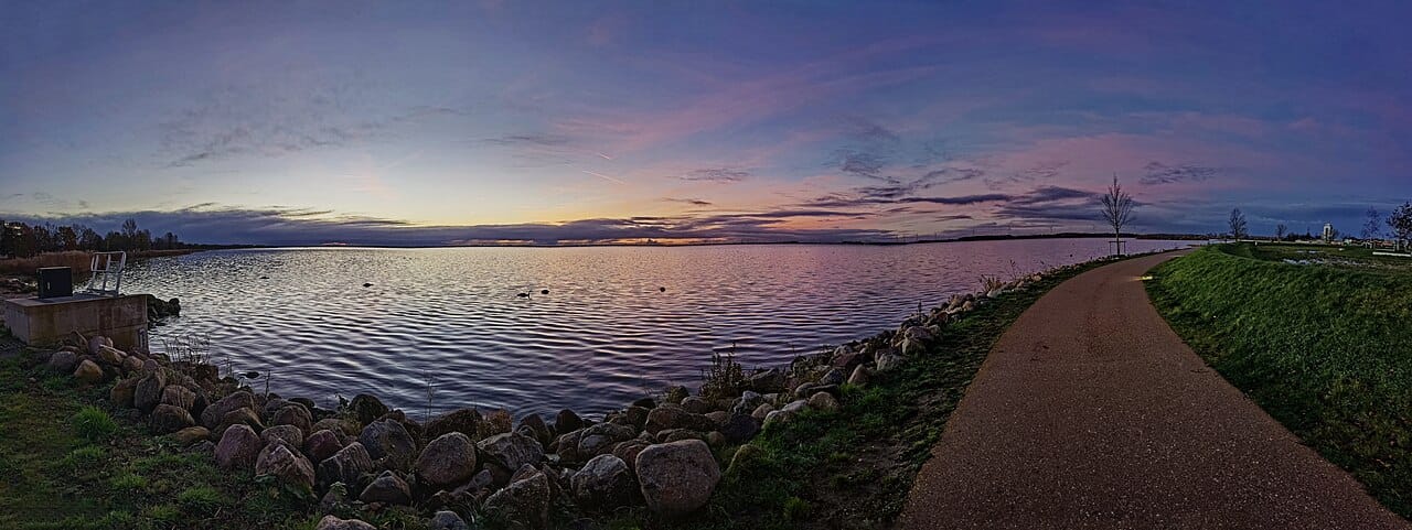 harderwijk-aan-het-water Harderwijk aan het water met zonsondergang over het Wolderwijd