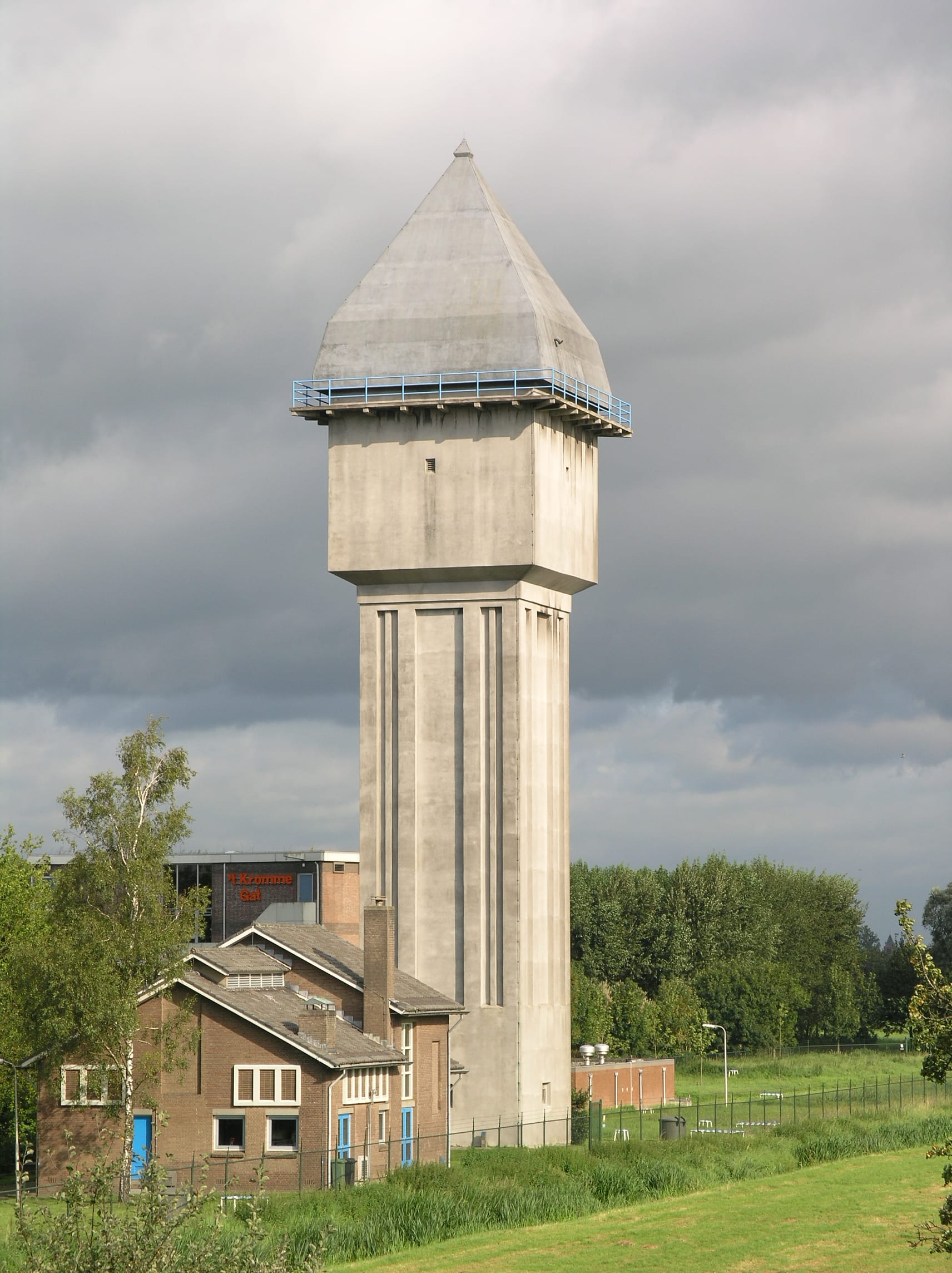 OLYMPUS DIGITAL CAMERA Rijksmonumentale watertoren uit 1923 in Hardinxveld-Giessendam