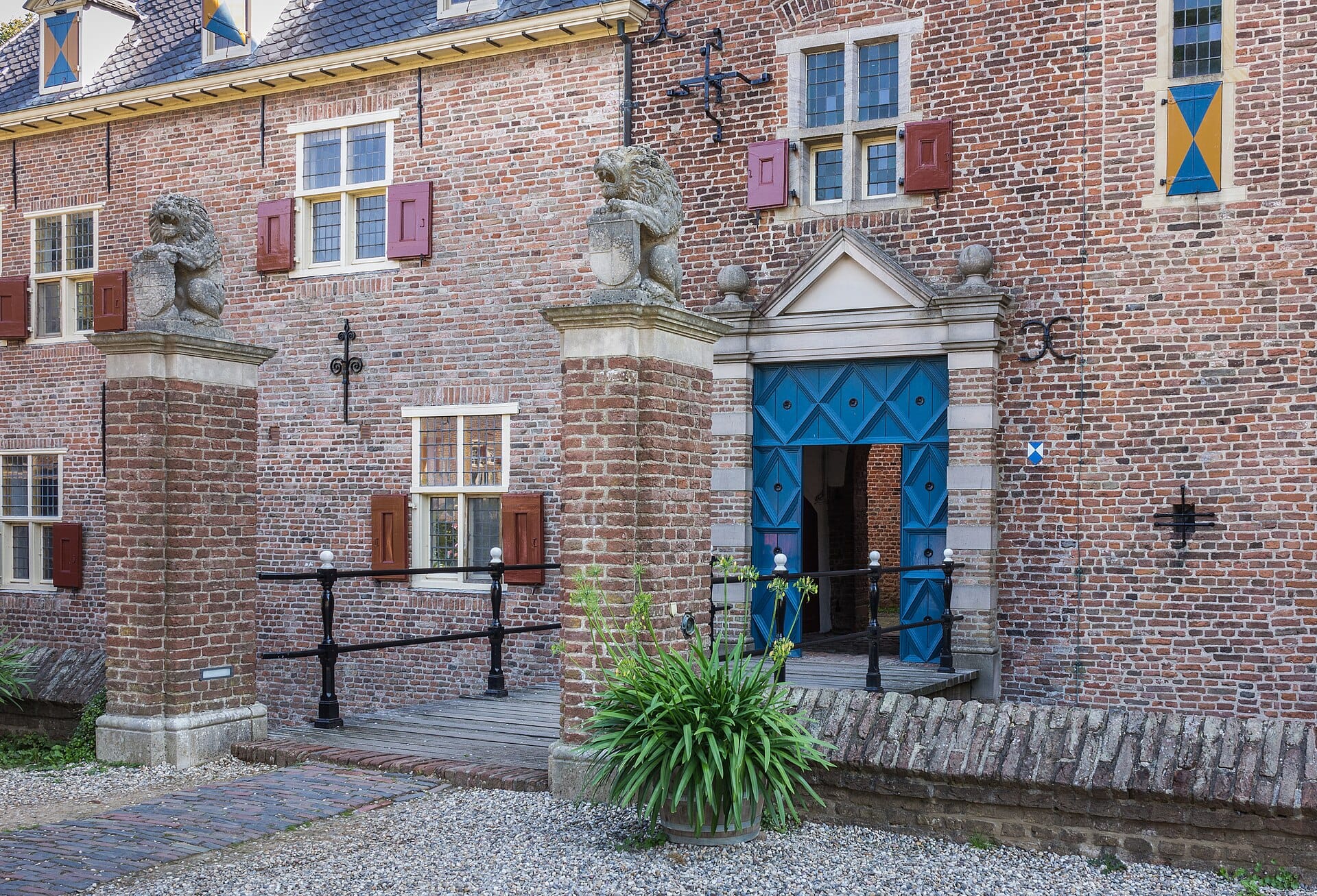 renkum-kasteel-doorwerth Kasteel Doorwerth, waterburcht in de uiterwaarden van de Rijn bij Doorwerth, gemeente Renkum